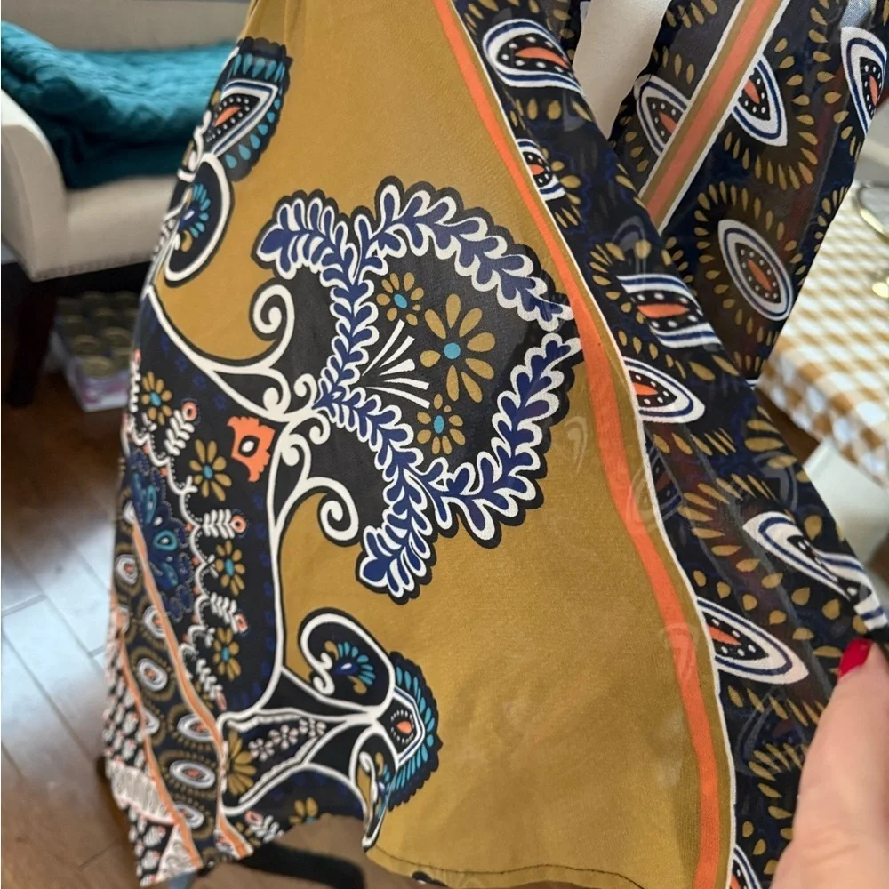 Zoe and Rose Elegant Semi sheer Multicolor Patterned Vest\Cardigan - Picture 3 of 6